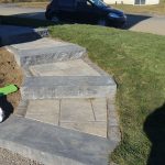 Escalier et chemin en dalle et bloc de béton à Laval - Amenagement paysager - Paysagiste-Rive-Nord